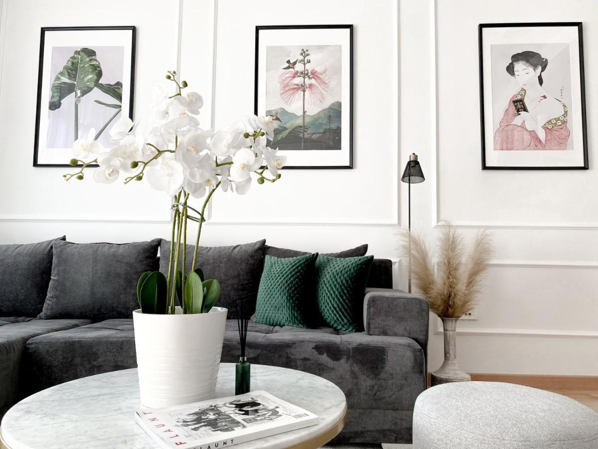 Lolita Lux - Waterfront Apartment *