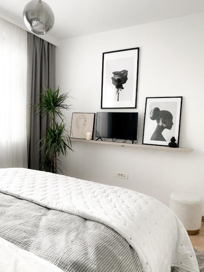 Lolita Lux - Waterfront Apartment Belgrad