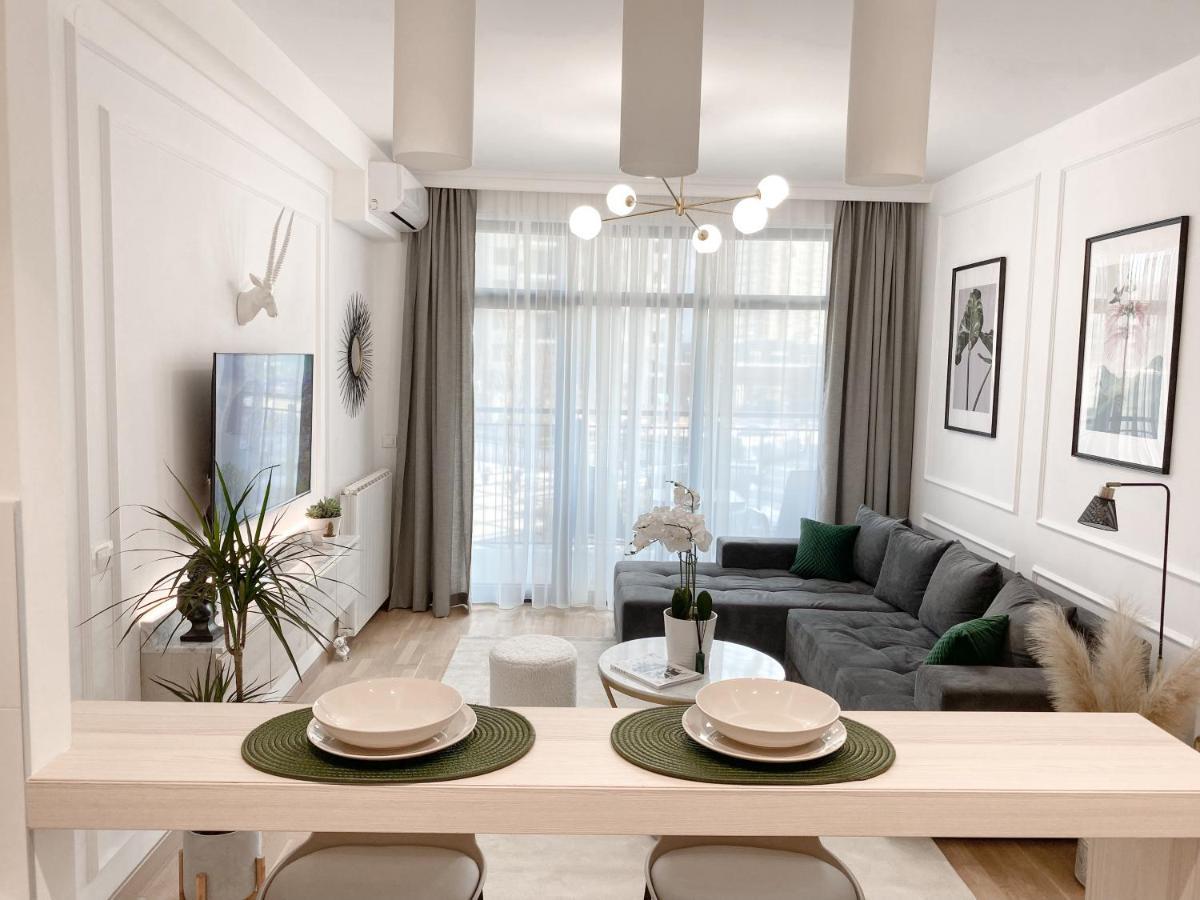 Lolita Lux - Waterfront Apartment