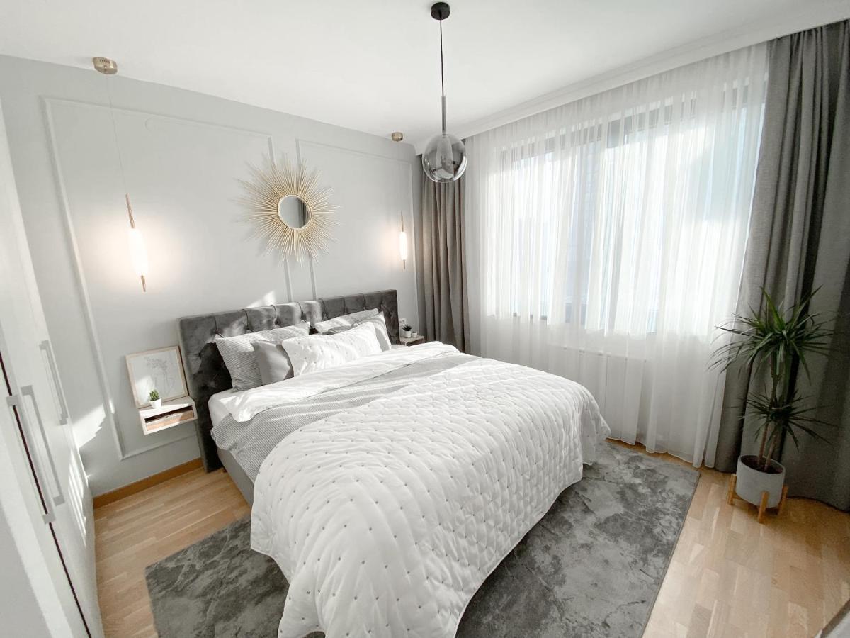 Lolita Lux - Waterfront Apartment *