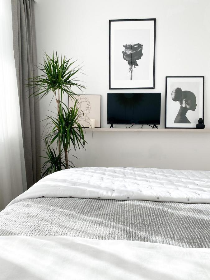 Lolita Lux - Waterfront Apartment Belgrade