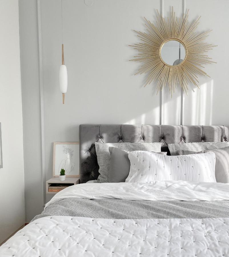 Lolita Lux - Waterfront Apartment