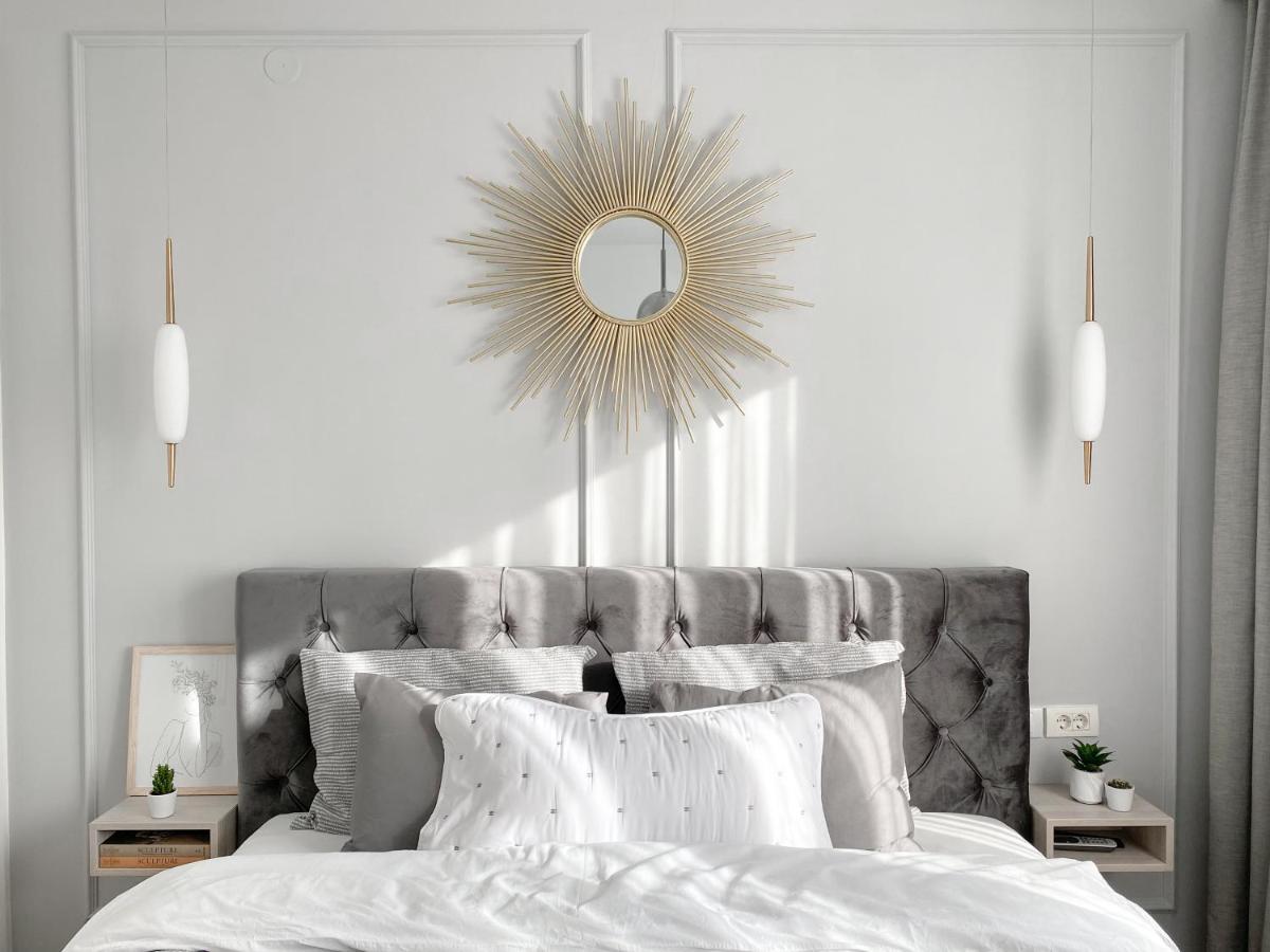 Lolita Lux - Waterfront Belgrad